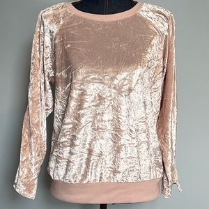 Ultra flirt crushed velvet crewneck top size small